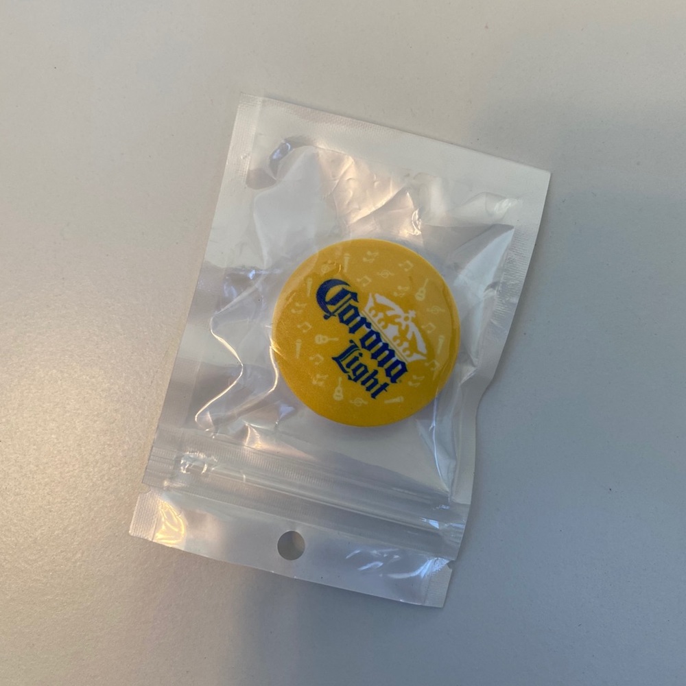 NWT Corona Light pop socket